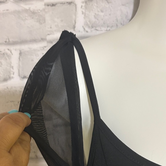 Ricki's Elegant Black Sleeveless blouse - Picture 4 of 9